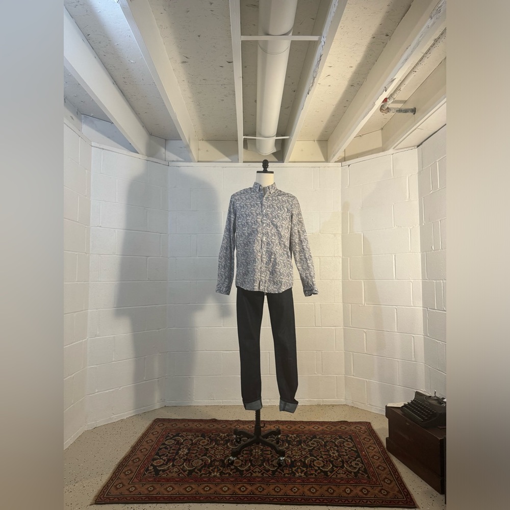 Large American Eagle Seriously Soft Classic Fit Oxford Navy & White Wave Print